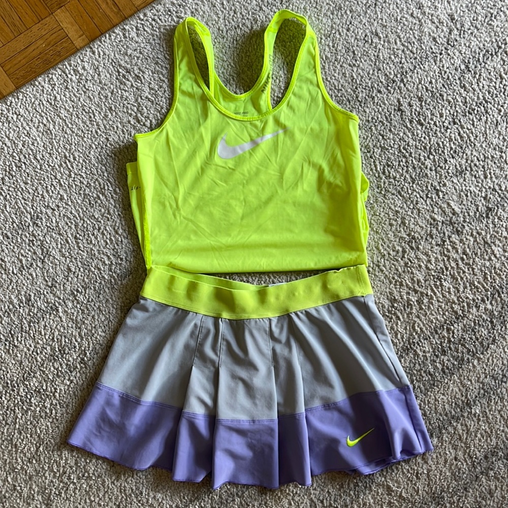 Nike multicolor skirt! Size M